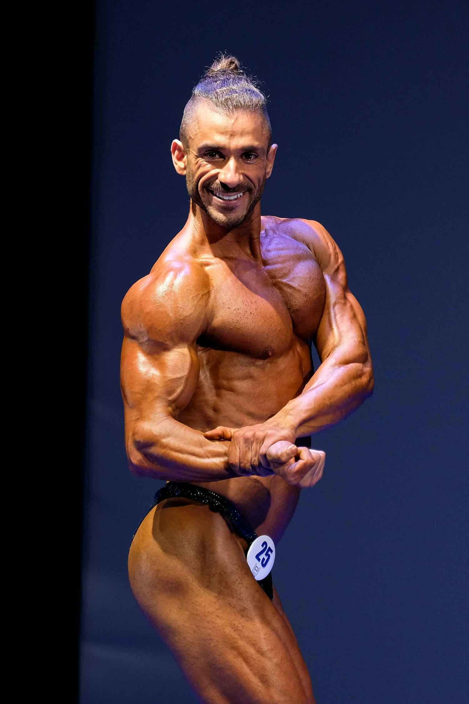 Ricardo Rodriguez compitiendo en Classic Bodybuilding
