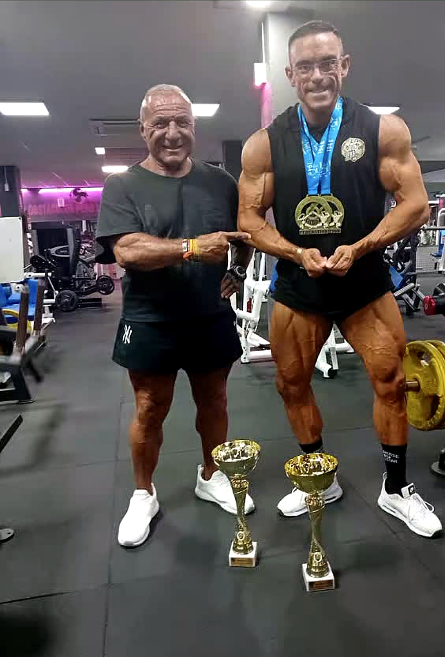 Víctor Moral junto a Paco Mula en Gimnasio Nuevo Estilo